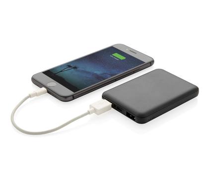 High Density 5.000 mAh powerbank i fickformat